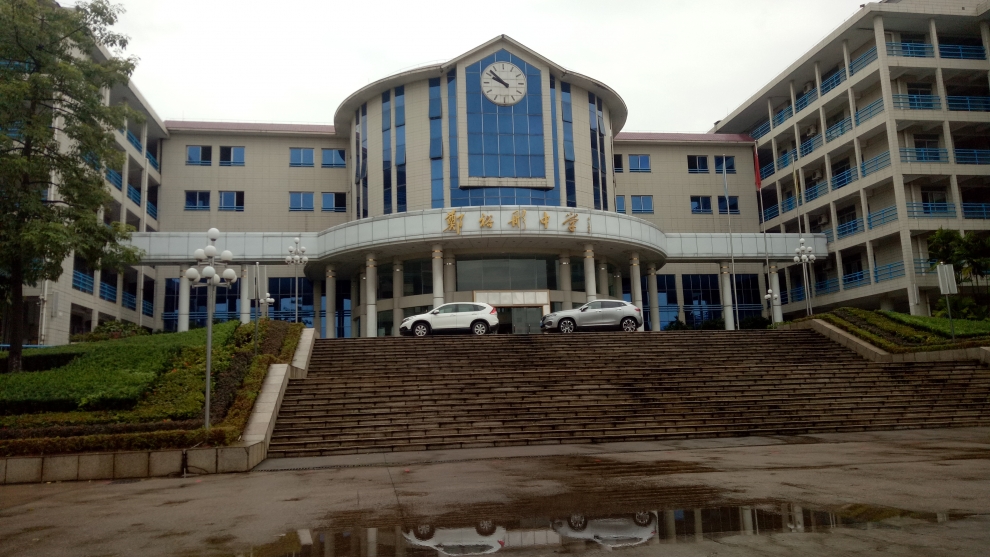 鄭裕彤中學(xué)監(jiān)控安裝 鄭裕彤中學(xué)監(jiān)控安裝